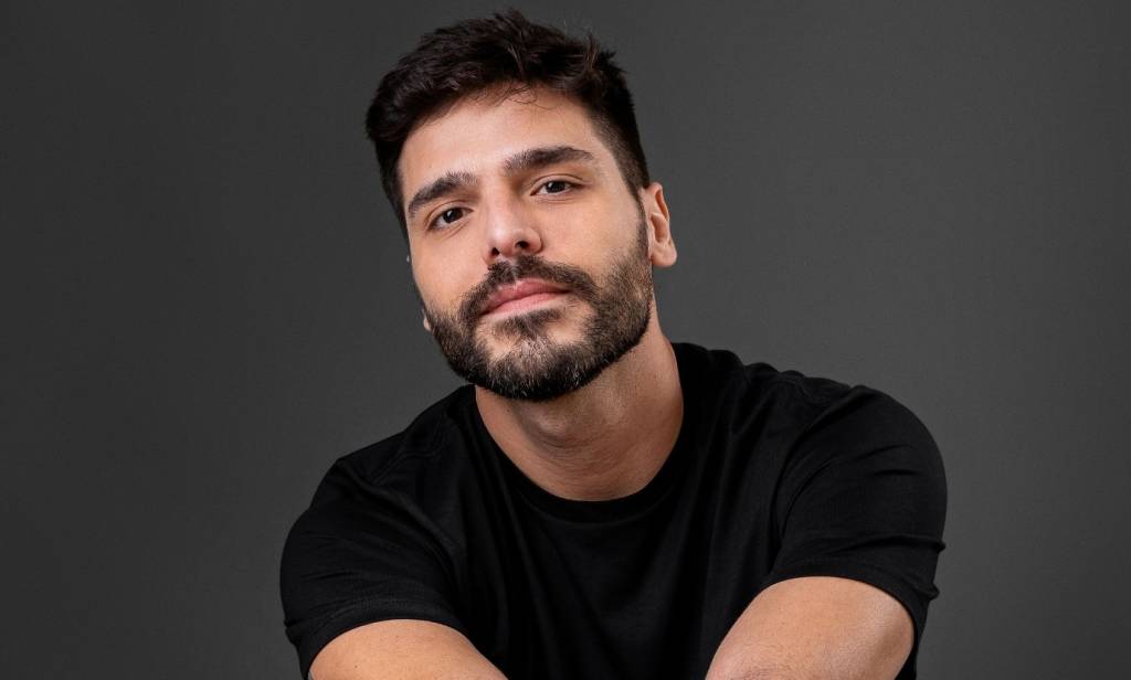 Ator lança livro sobre preconceitos relacionados ao HIV