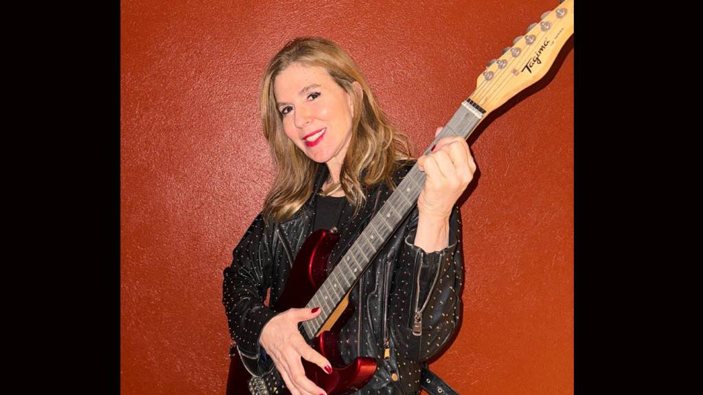 Bete Floris, dona do Grupo Ediouro, faz show beneficente de Natal