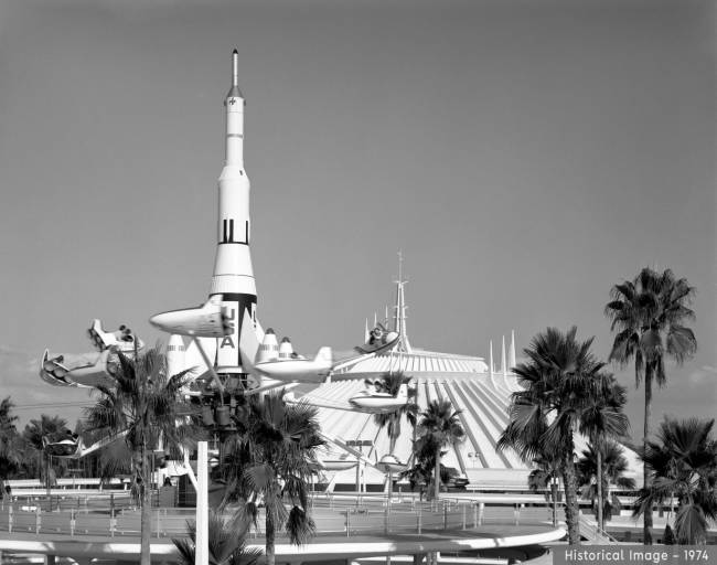 Historical-1-1370×1080 Space Mountain do Magic Kingdom