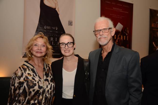 Kate e Kay Lyra com Mauricio Maestro