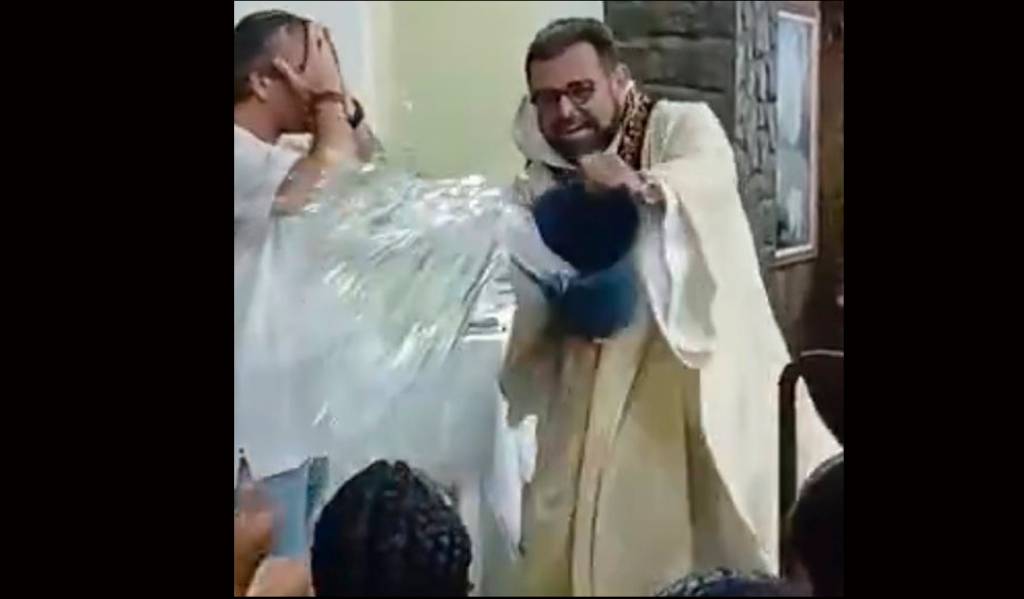 Se depender de bênção, a Viradouro já ganhou o carnaval de 2025. Vídeo!