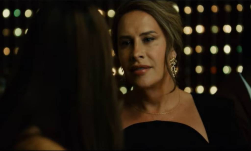 Karla Sofía Gascón acusa equipe de Fernanda Torres por hate