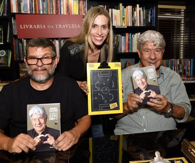 Wilson Rossato, escritor do livro, Adry Santos, apresentadora do @canaldojoel1 no YouTube, e Joel Santana