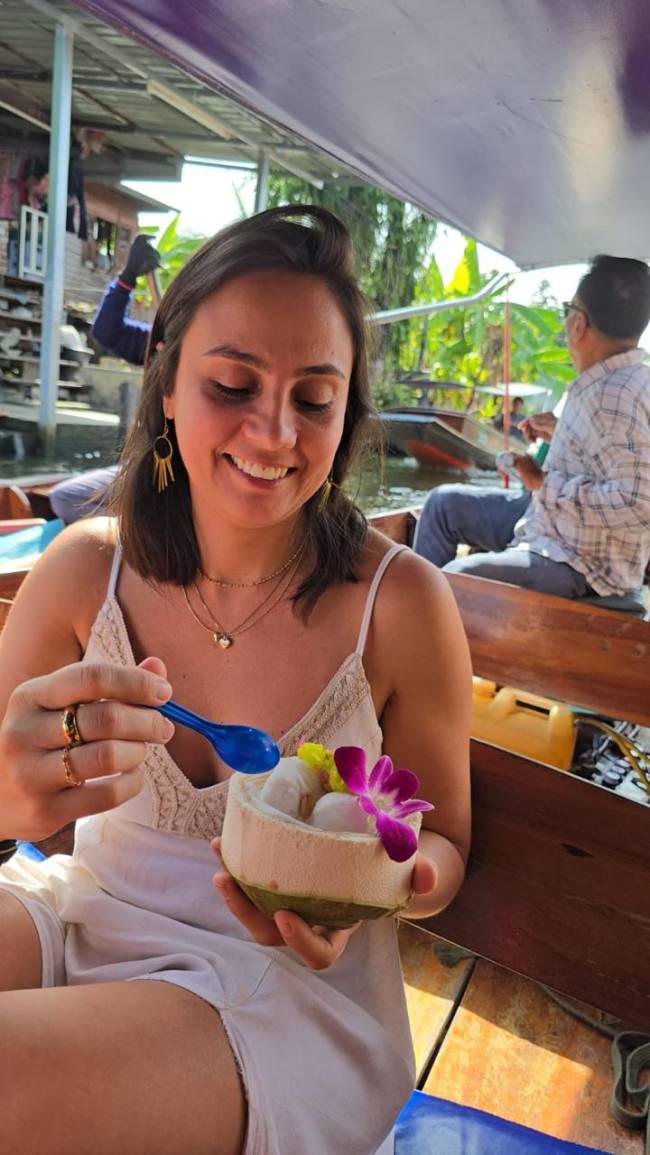 A chef Ana Carolina Garcia em uma de suas viagens a Bangkok