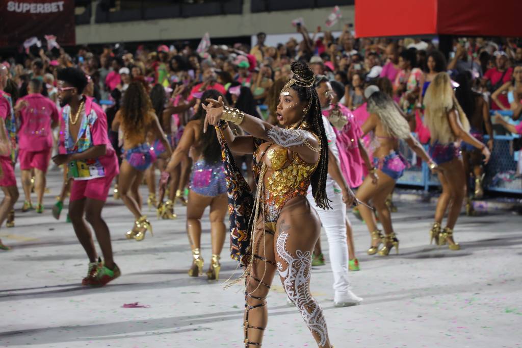 Evelyn Bastos Evelyn-Bastos-Mangueira