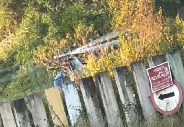 Helicóptero da Polícia Civil bate em fios elétricos para desviar de tiros