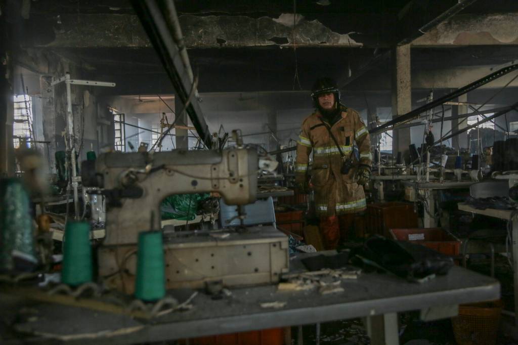 Perícia encontra ‘gato’ de luz em fábrica de fantasias que pegou fogo