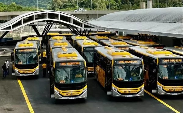 Funcionários do BRT pensam em cruzar os braços durante o Carnaval. Entenda