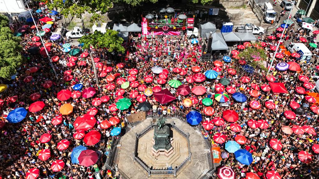 As dicas para proteger o celular nos blocos de Carnaval