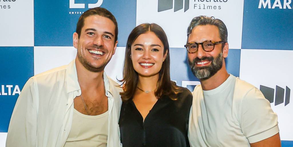 Casal Marco Pigossi e Marco Calvani: pré-estreia de “Maré Alta”