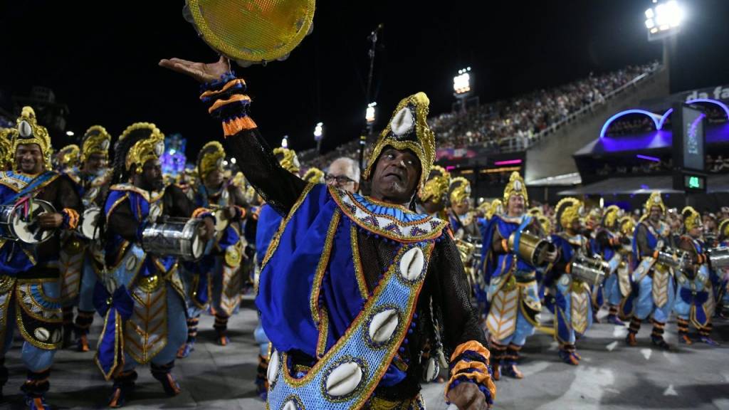 Lexa se emociona com homenagem da Unidos da Tijuca