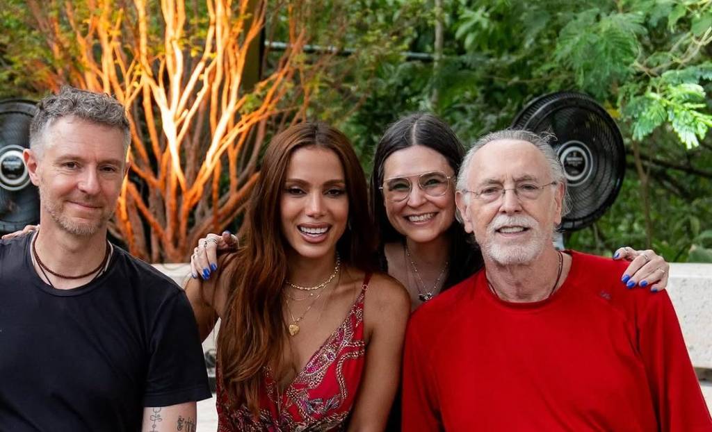 Rockstar do Yoga, que cantou na festa zen de Anitta, fará show no Rio