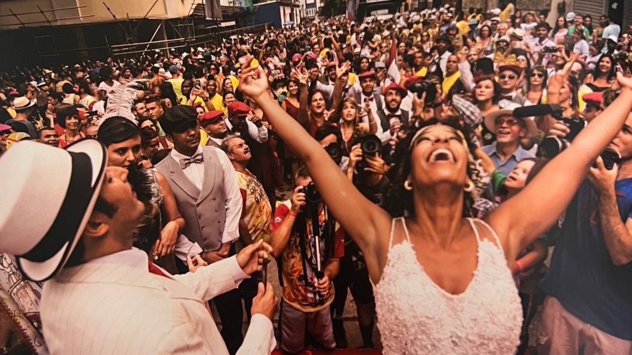 Casamento da porta-bandeira Alinne Prado, do Imprensa Que Eu Gamo, aconteceu há 11 anos no bloco.