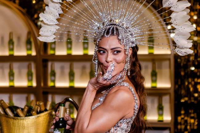 Juliana Paes_HB4070