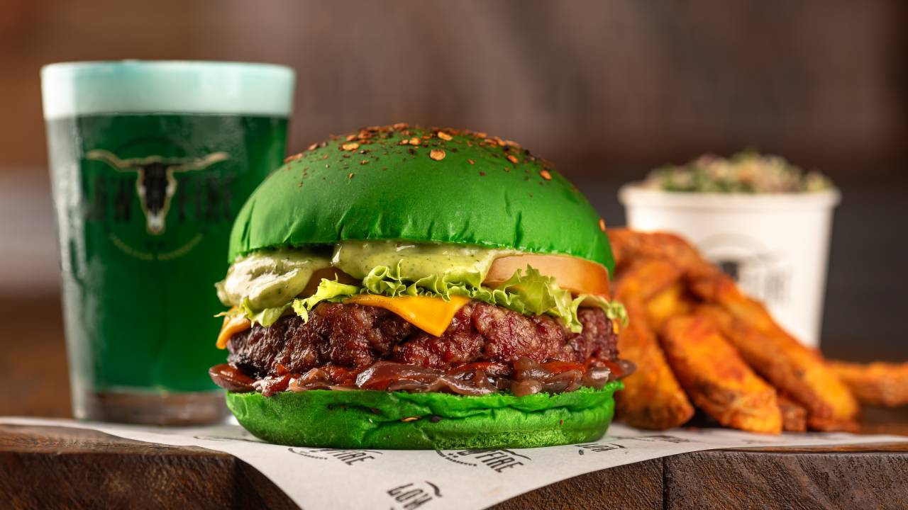 Low Fire: combo especial na casa onde até a sobremesa é verde para comemorar