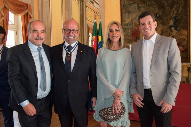 Luiz Felipe e Isabela Francisco entre Albano Baninho Filho e Hingo Hammes