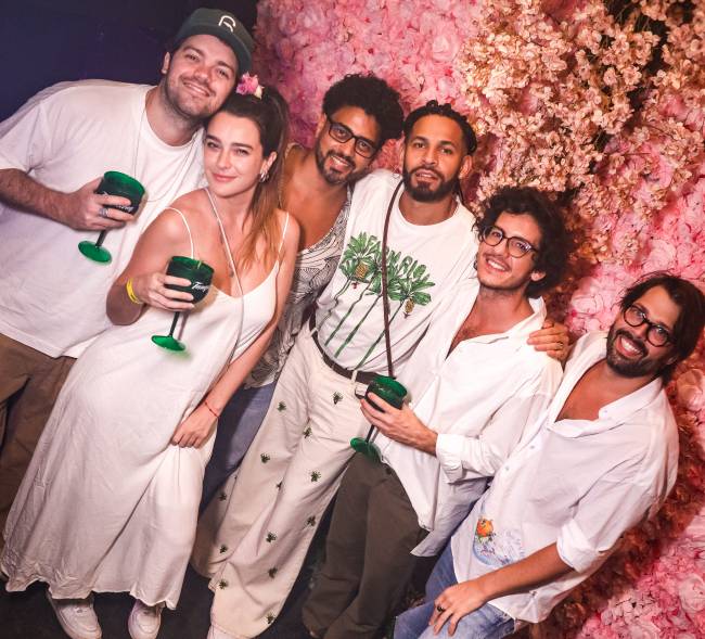 Angelo Wolf, Mariana Molina, Marco Rocha, Drayson Menezzes, Matheus Senra (diretor da novela) e Thomas Azulay