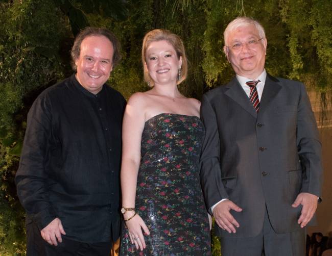 Sr. Rabino Sergio Mergulies, cantora Carla Knijnik e cantor André Nudelman
