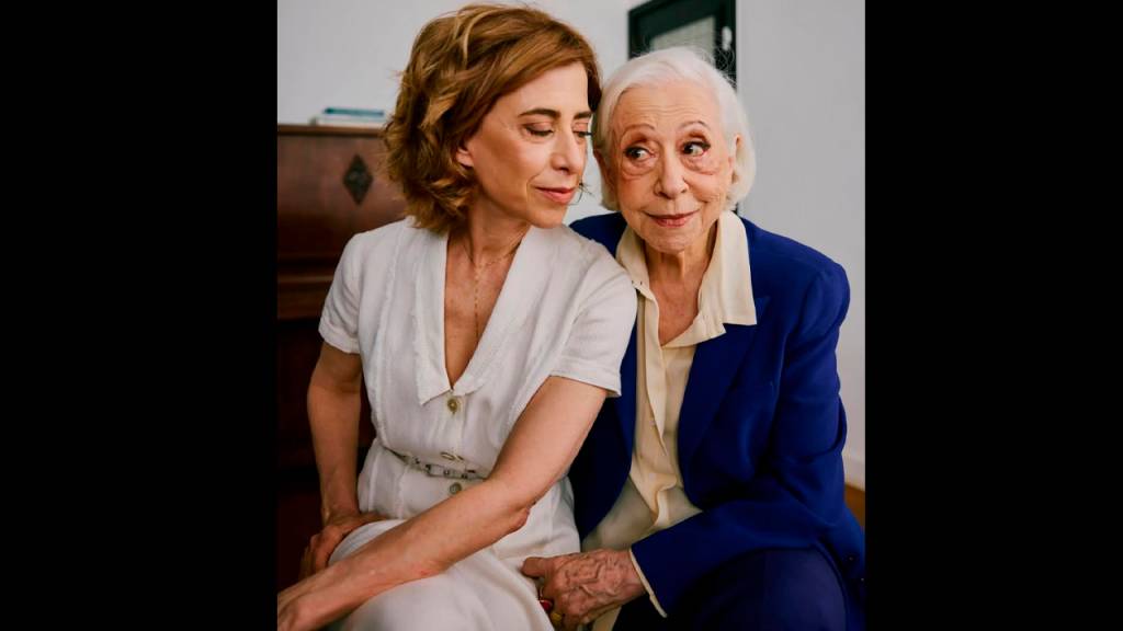 Enquanto Fernanda filha descansa, Fernanda mãe rala