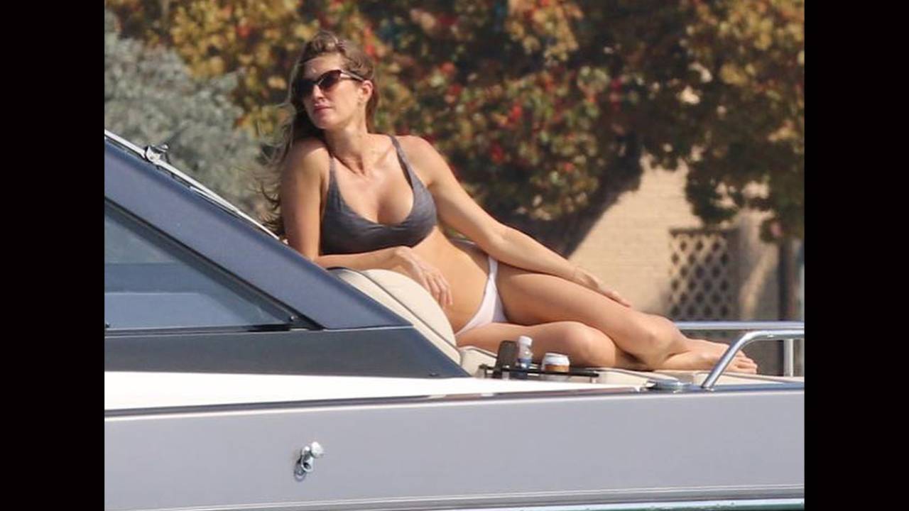 Gisele Bündchen no Schaefer V44, comprado recentemente com o namorado, Joaquim Valente