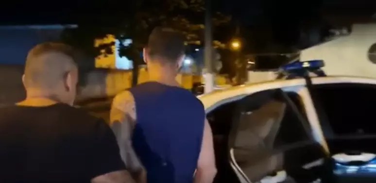 DJ é preso por perseguir e expor fotos íntimas de ex-namorada