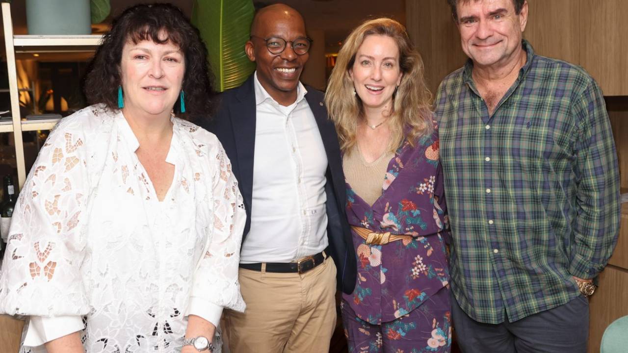 Debra Algie, Luvo Ntezo, Letícia Hirth e Roberto Rique