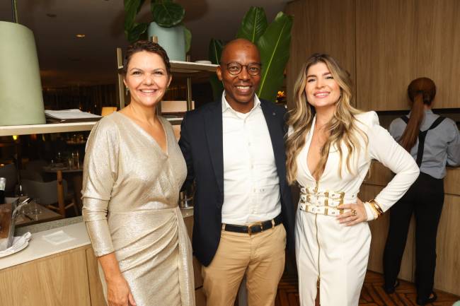Flavia Pacheco, Luvo Ntezo e Claudia Melo