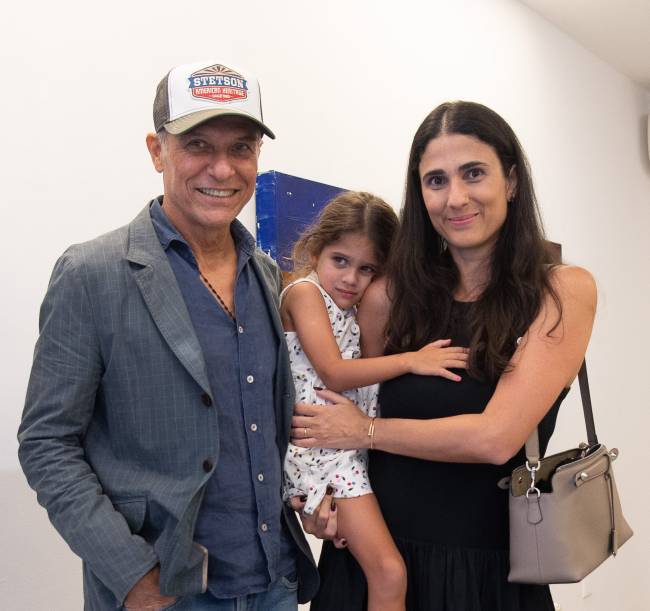 José Bechara com a neta, Maria Antonia, e a nora, Livia Bechara