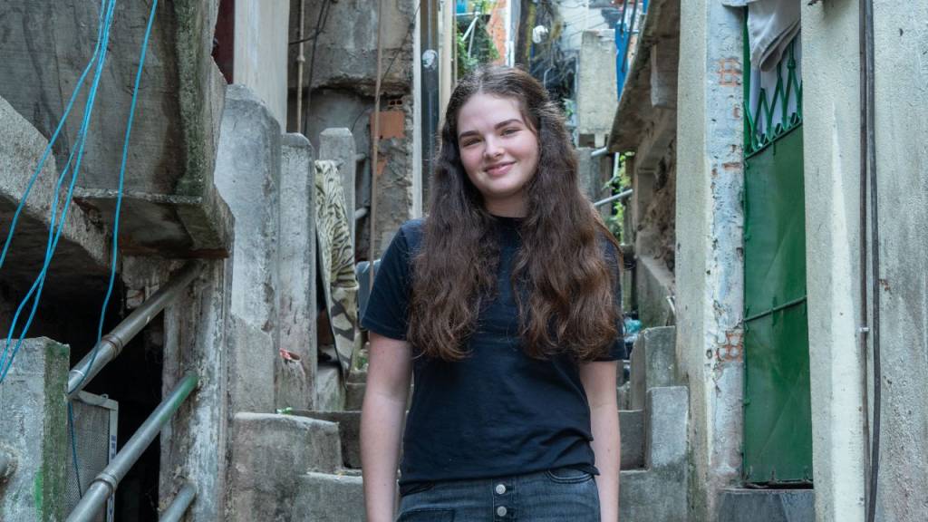 Com projeto de empoderamento feminino, Julia Srour é uma Carioca Nota 10