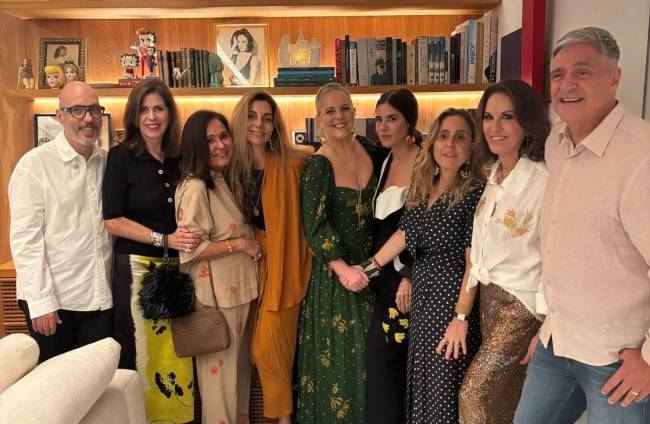 Rogerio S., Naná Paranaguá, Renata Reis, Marcia Dsitzer, Lu Novis, Mariana Salim, Regina Martelli e Toni Oliveira