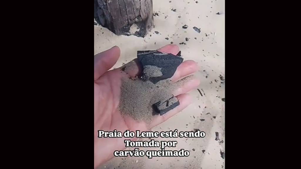 Não precisa olhar de lupa: a orla está cheia de carvão. Vídeo!