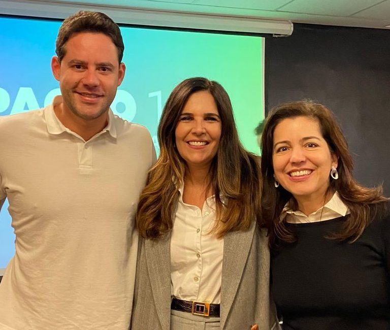 O ex-nadador Thiago Pereira, Cláudia Romano e Daniela Castro, diretora executiva do Pacto pelo Esporte e Conselheira do COB