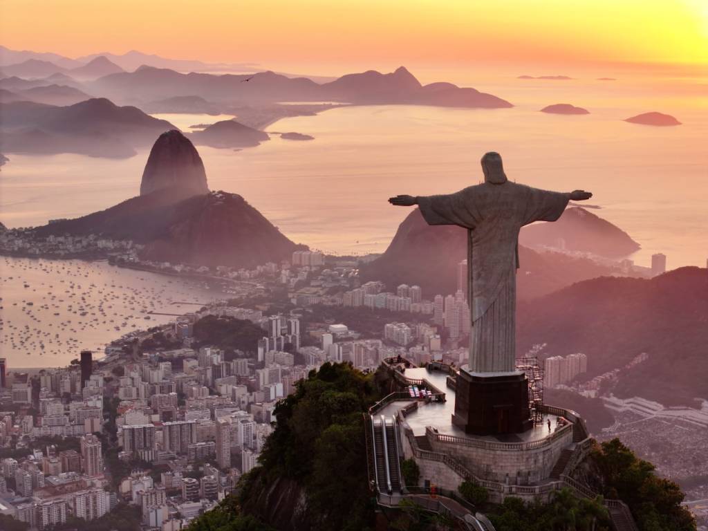 Meia tonelada de plástico triturado para Corpus Christi no Cristo
