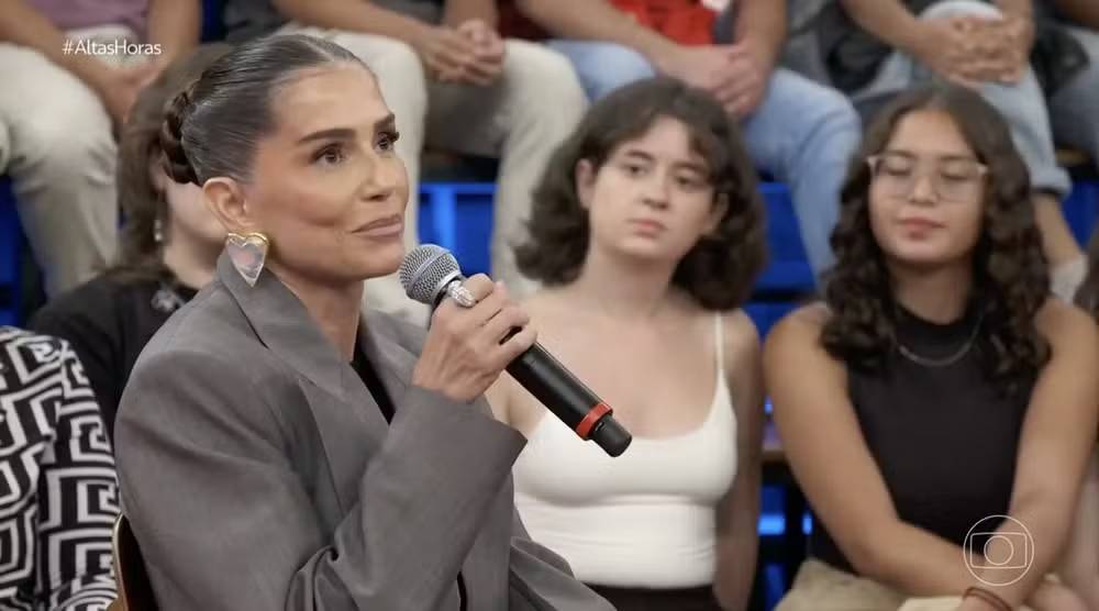 O segredo de Deborah Secco para ter paz: fugir dos comentários na internet