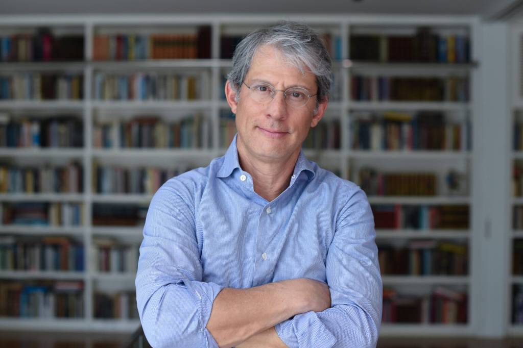 Idade dos imortais está diminuindo: novo eleito é cinquentão