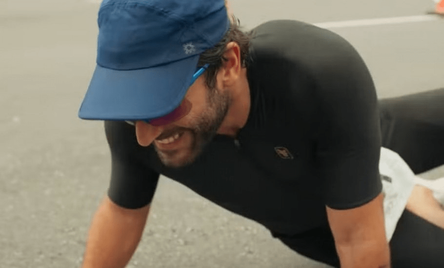 Afonso Roitman passa mal antes de desmaiar ao fim da corrida em uma prova de triatlo