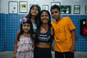 Índia e os filhos, Wesley Davi, 11 anos, Kamili, 9, e Manuela, 5 Índia e os filhos, Wesley Davi, 11 anos, Kamili, 9, e Manuela, 5