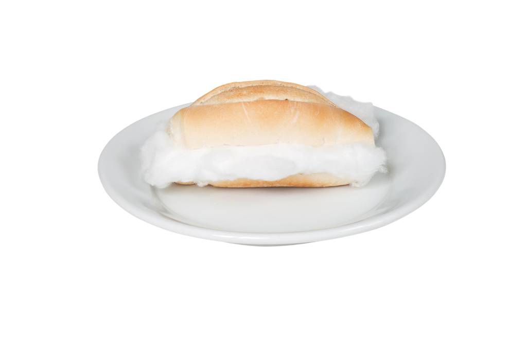 Pão francês e algodão: primeiro trabalho conceitual de Cildo Meireles