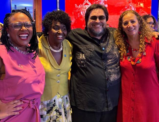 Tainá de Paula, Benedita da Silva, Eduardo Barata e Jandira Feghali