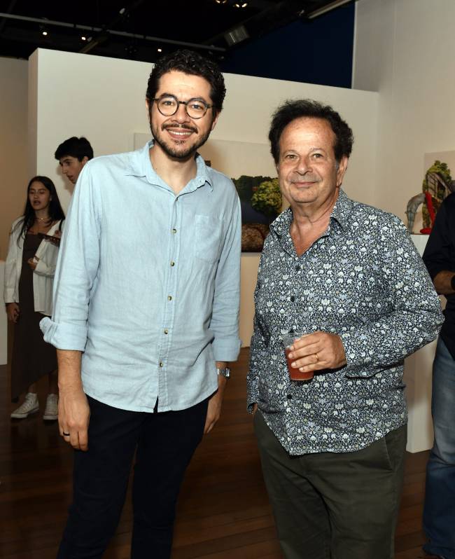 Shannon Botelho e o galerista francês Phelippe Zagourri