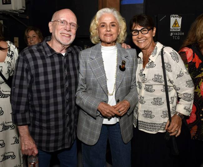 Ary Coslov , Marieta Severo e Clarisse Derzié Luz - OS MAMBEMBES - MAIO 2025 - CG