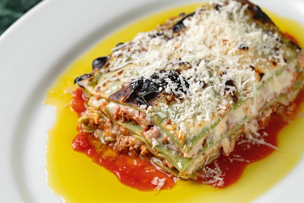 FERRO E FARINHA – THE FERRO LASAGNA – FOTO RODRIGO AZEVEDO (5).jpg Ferro e Farinha: carnes suína e bovina na lenha, no Leblon