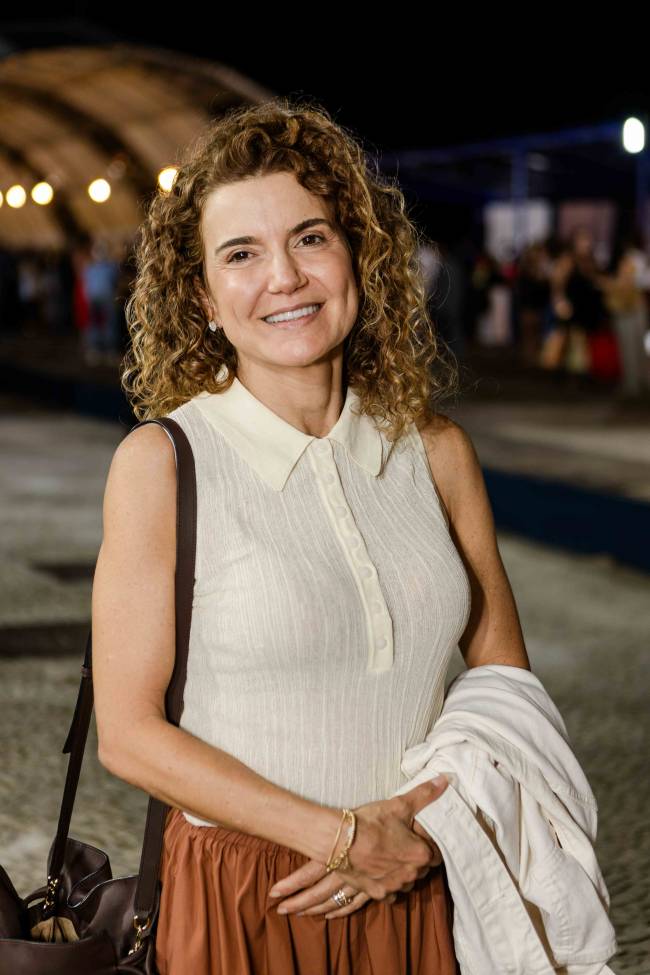 Flávia Marcolini