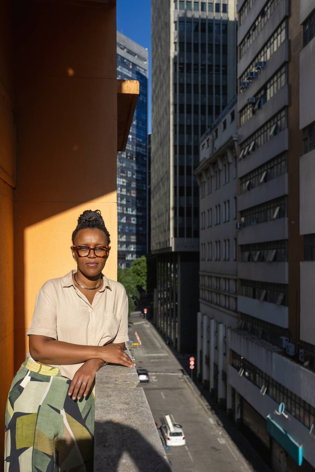 Gianne Neves Oliveira Gianne Neves Oliveira na sacada de seu prédio: nova moradora do Centro