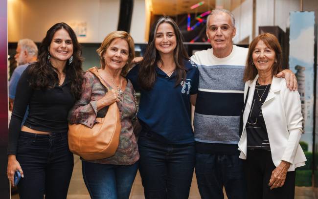 Luana e Clarice Gouveia, Amanda Vaccani, Newton e Maria Lúcia do Carmo