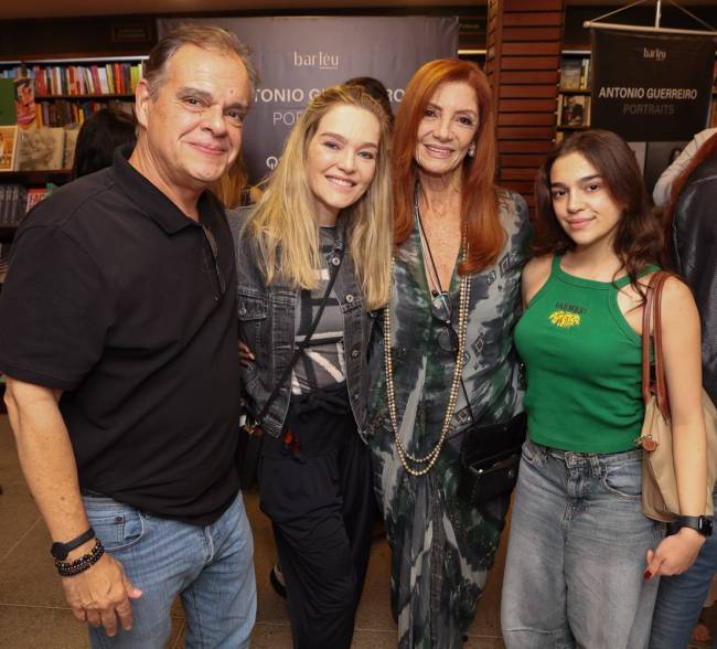 Marcela e Marcelo Torres, Teresa Freire e Maria Torres