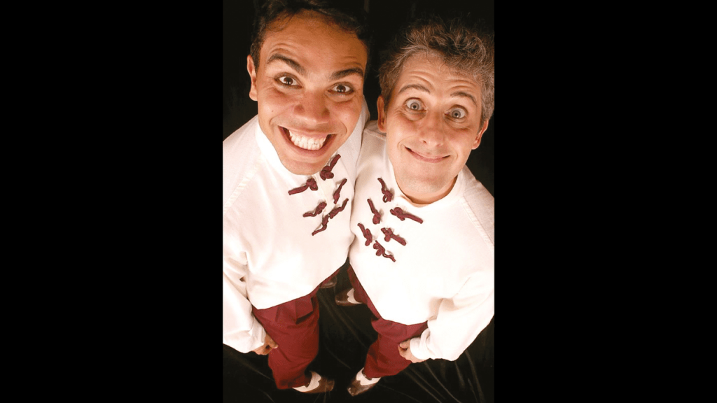 Com mímica! Comediantes narram vida atribulada de uma mãe para os pequenos