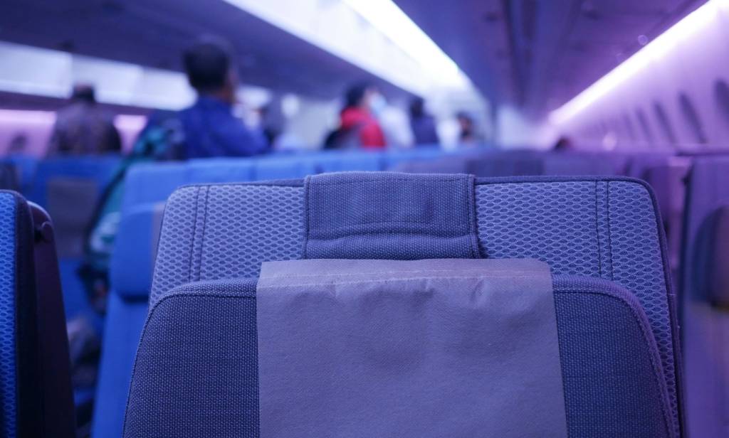 Agora sim! Turquia vai multar quem levanta rápido no desembarque