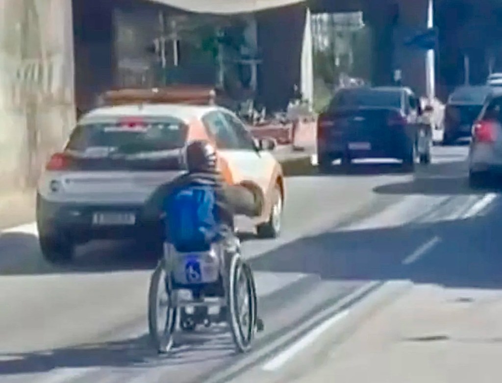 Pode isso? Cadeirante circula em alta velocidade em Niterói; veja vídeo