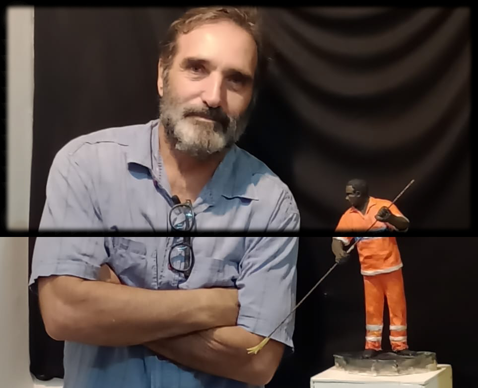 Duvivier doa escultura pelo Dia do Gari (tão importantes para os cariocas)